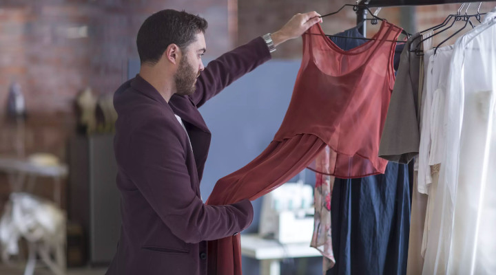 Contourner le problème - Aider les hommes à se sentir à l'aise en portant des vêtements pour femmes