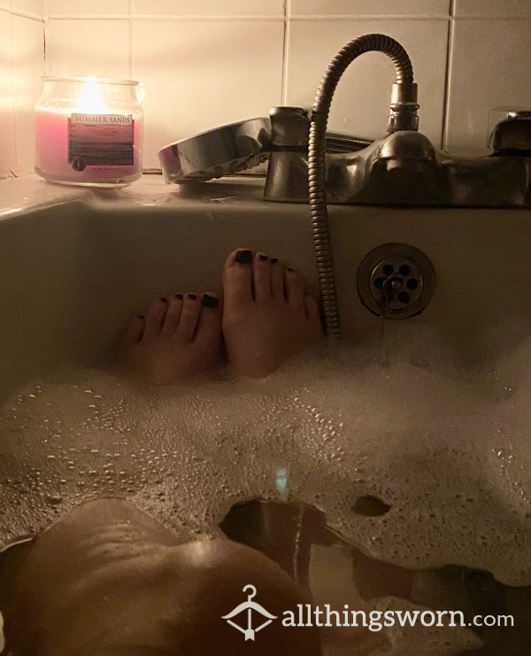 Washing My Little Feet In The Bath By Candle Light🕯️🦶🏻🖤