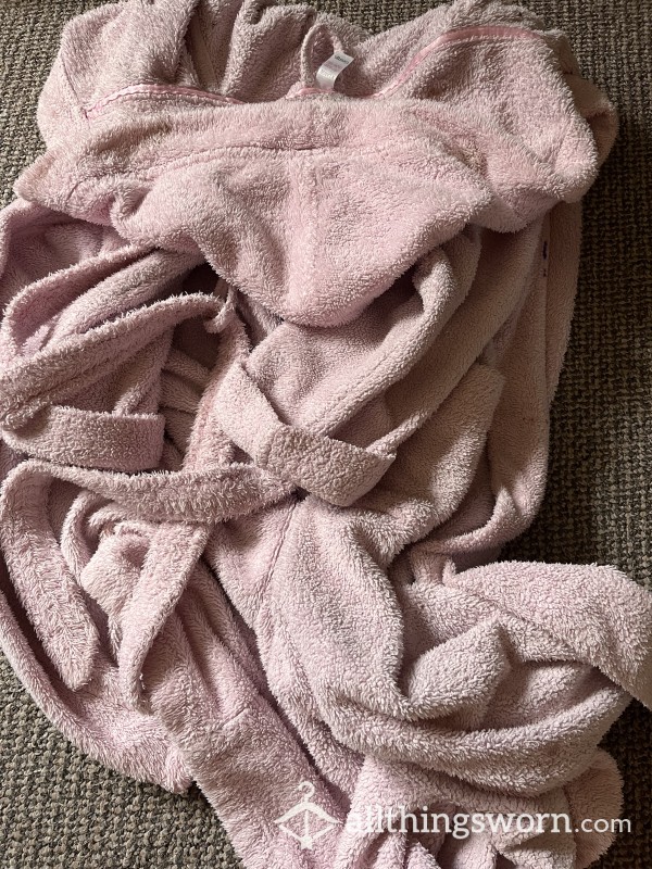 13 Years Old XL Well Worn Filthy,stained,light Pink (ish🤭🤭) Hooded Dressing Gown