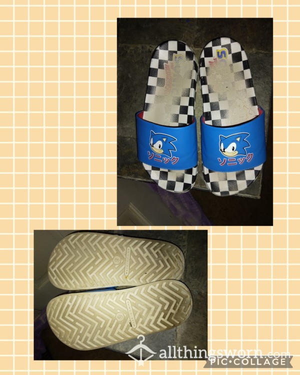 1 Year Old Checkerboard Print, Sonic The Hedgehog Themed Sandals/slides. Size 9-10 {MENS US}
