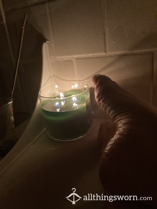 10 Pics Of My Sexy Legs And Dirty Peets In A Candle Lit Bath