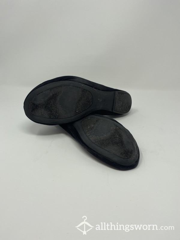 10 Year Old Worn Down Basic Suede Black Flats