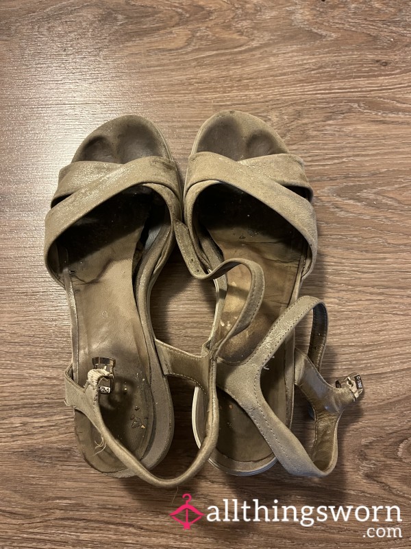 10 Years Old Sandals With Toe Prints