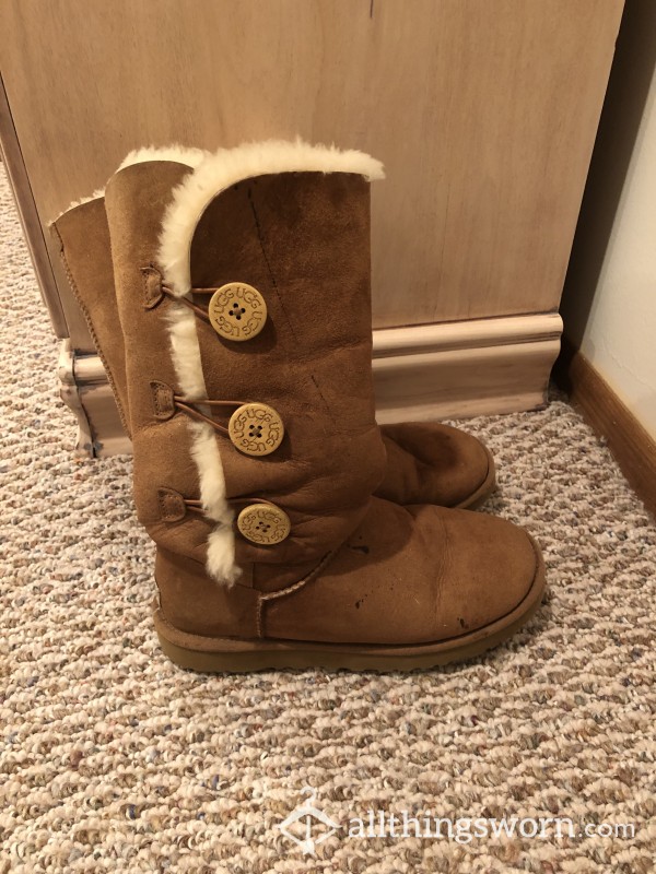 10 Yr Old Bailey Button Uggs