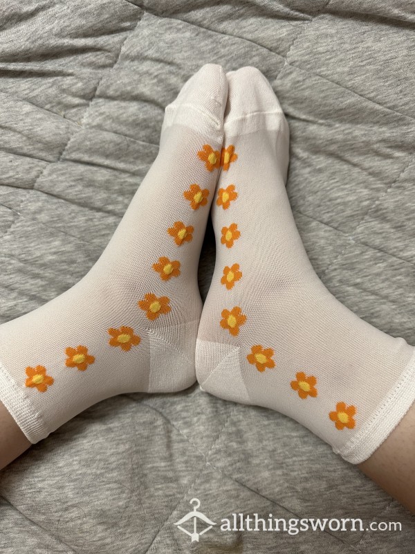 15$ White Flowery Nylon Sheer Socks