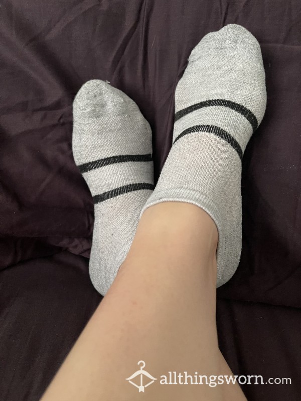 Gray/Black Stripe Ankle Socks
