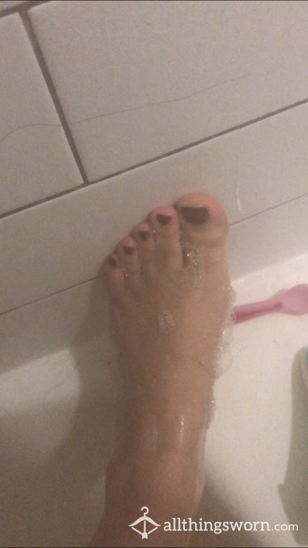 24 Seconds Of Me Lathering Up My Feet With Soap In The Shower!