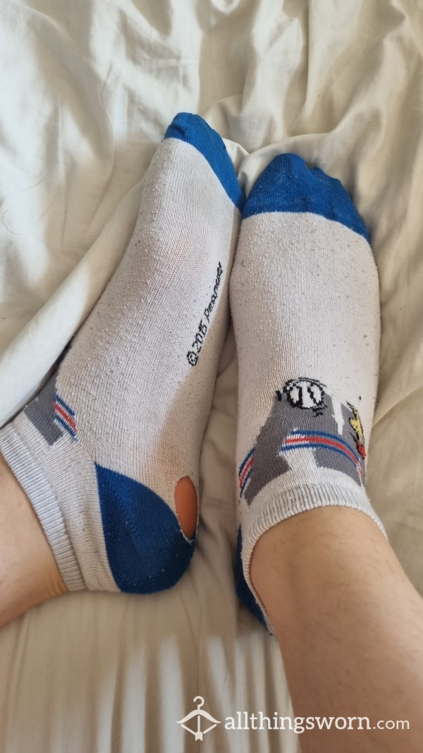 24hr Wear Holey Snoopy Pop Socks. BUNDLE AVAILABLE!