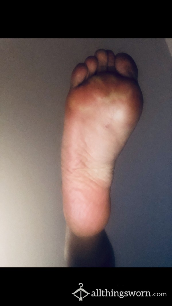 3 Feet Pic Set - See Me For My SOLE
