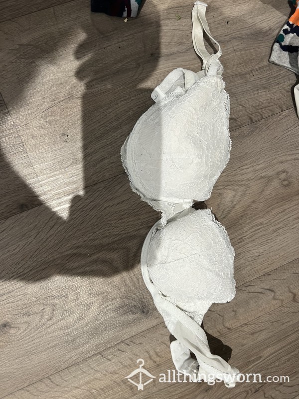 32d White Very Bra - Will Include Pic Wearing
