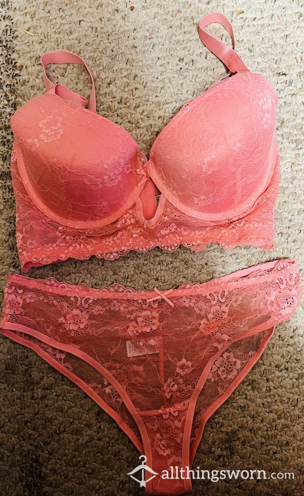 36D Bra And Panties Set Comes With 7 Day Wear