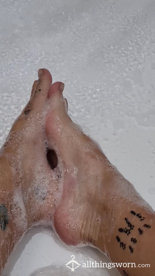 3mins Of Soapy Toes