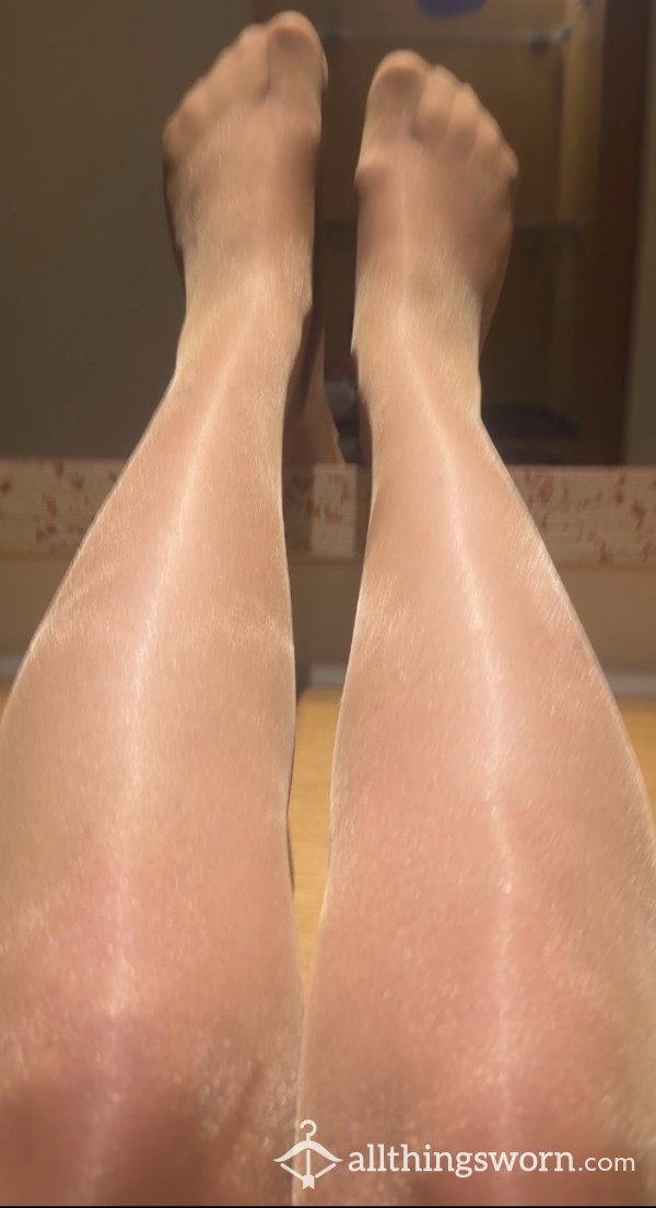 4 Day Worn Sexy Tan Nylons In 30 Degree Heat ☀️ ✈️