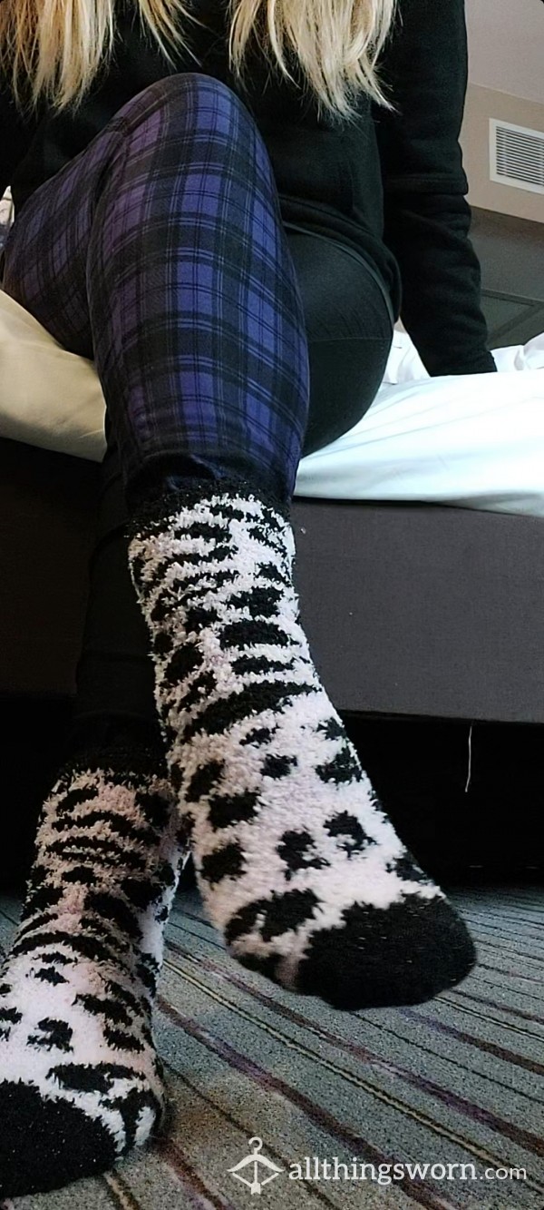 😈🦶 4 Min POV Sock Slave Fluffy Socks Worship Video With Dialogue Throughout 🦶😈