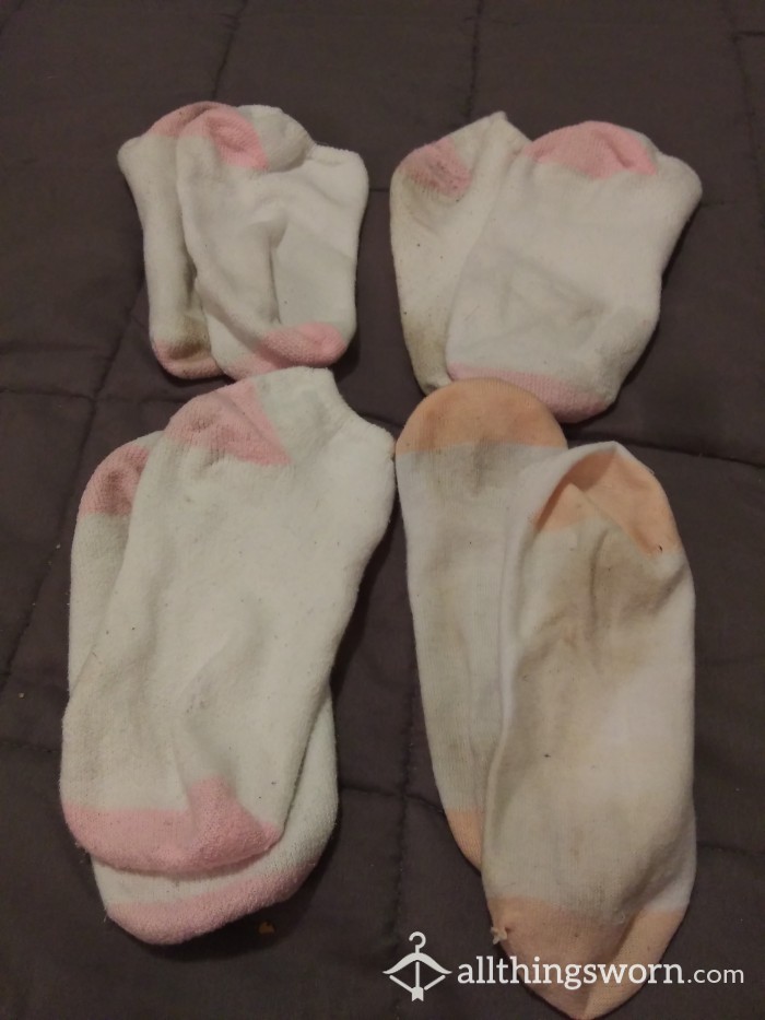 4 Pairs Well Worn White & Pink Ankle Socks