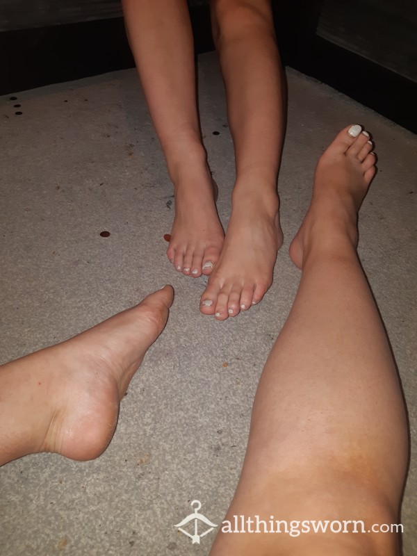 40 Barefoot Photos Available. Myself, My Friend & Just Her. Message Me For Deals 👣📸