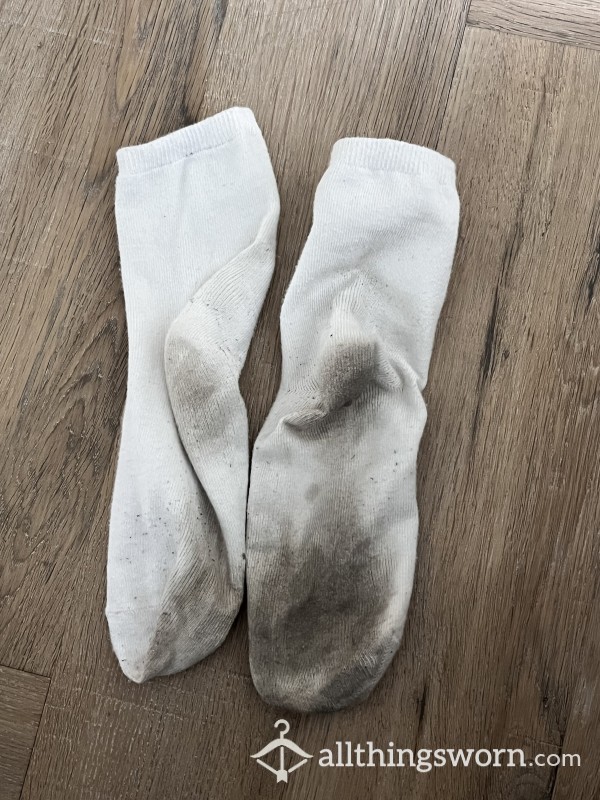 48 H Worn Socks