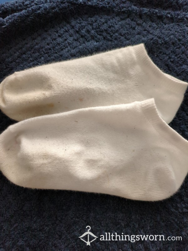 48h Wear Of While Ancle Socks