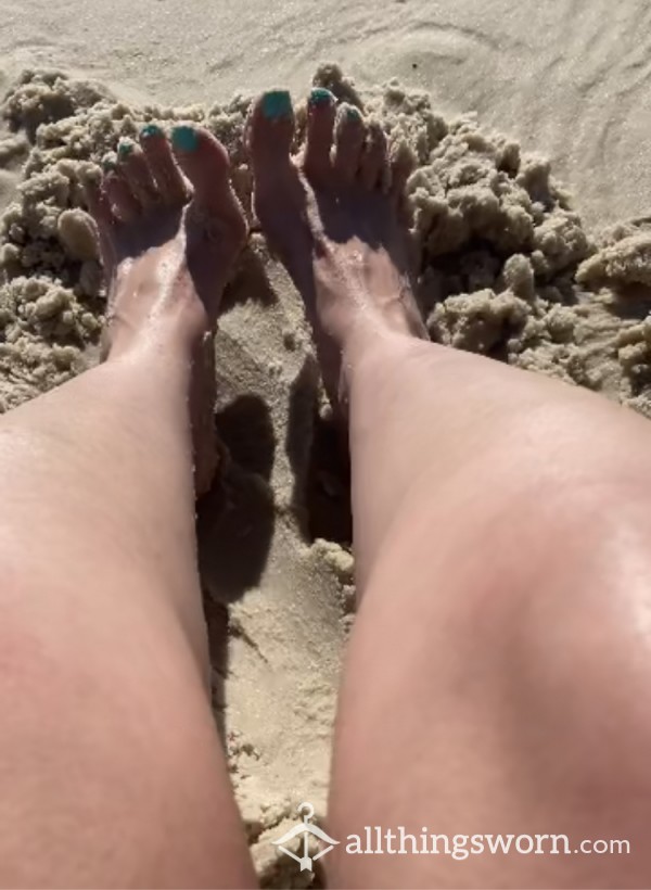 52 Seconds Of My Beautiful Feet Playing In The Sand