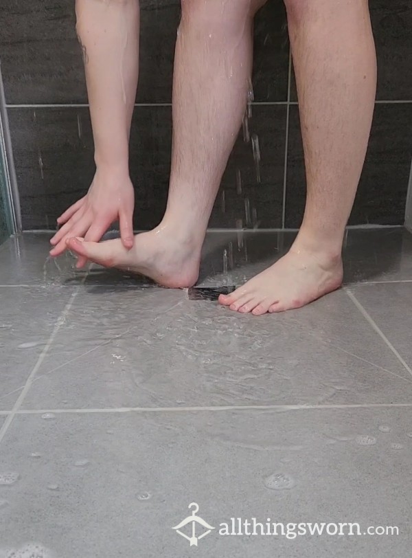 Shower With Me! Hairy Leg Scrub + Wash Feet