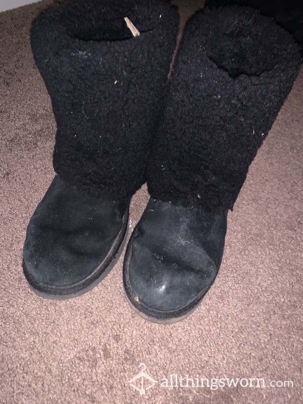 6 YEAR OLD STINKY UGG BOOTS