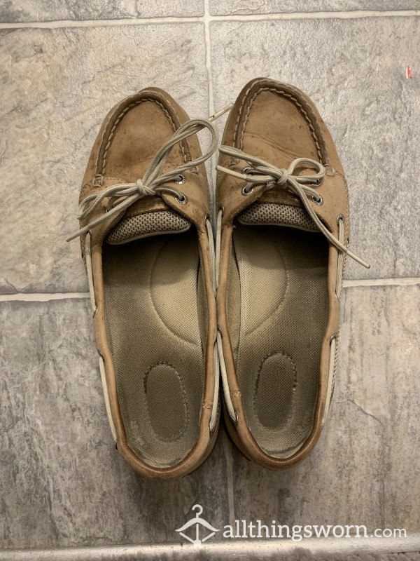 SMELLY 6 Year Old Worn Sperrys