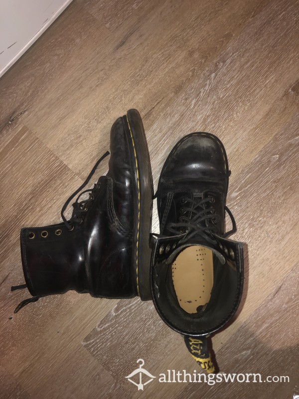 6 YEARS OLD AND NEVER WASHED DOC MARTENS