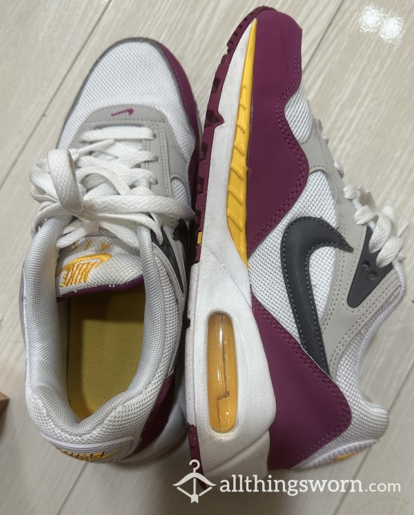🧡SOLD🧡65$ Well Worned Nike Air Max