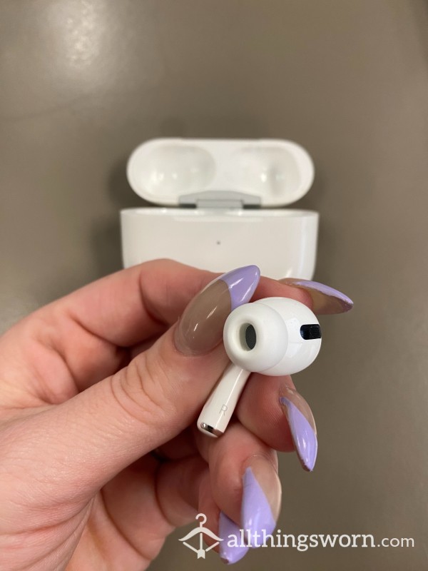 $80 USED Right AirPods Pro Plus Charging Case
