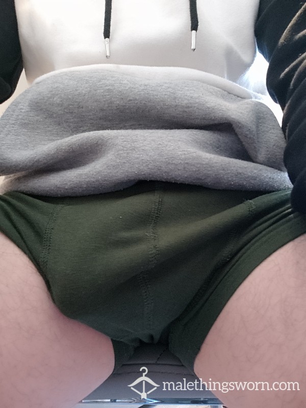A Hot🔥pic Of My Bulge 🍆 Under The Table Whilst Working