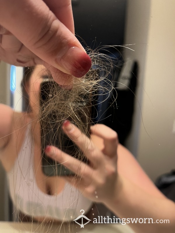 A Lesbians Goddess Shared Hair Brush 💇‍♀️
