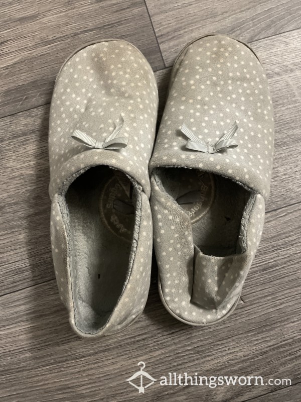 Arch Support Comfy Heavily Worn Slippers