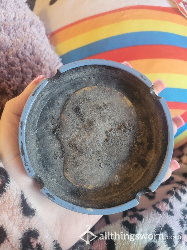 UK Only🇬🇧 Ashtray Of A Goddess 😶‍🌫️ Cute Design Covered In Thick Layers Of Ash 🖤 Smoking Goddess