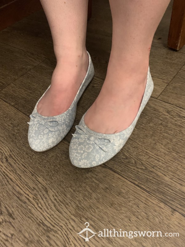 Baby Blue Floral Flats Size 11
