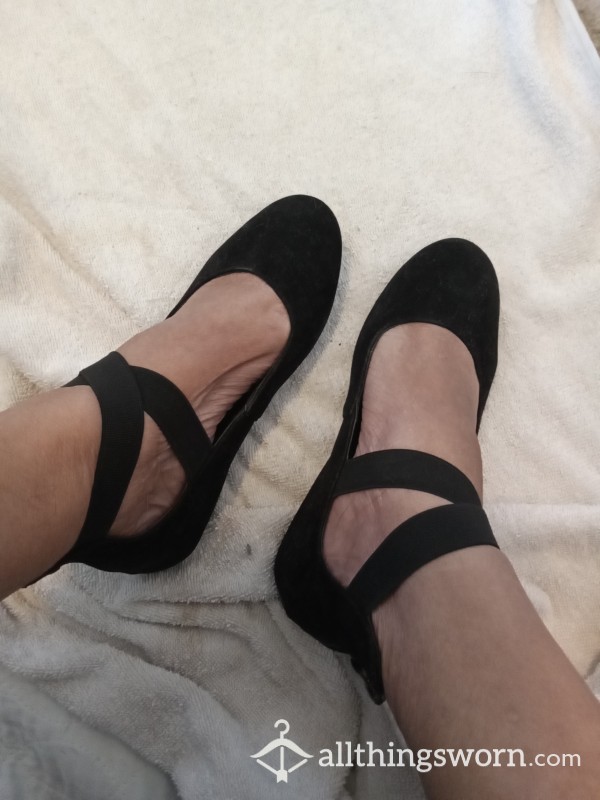 SOLD - Ballet Like 🩰 Strappy Black Flats