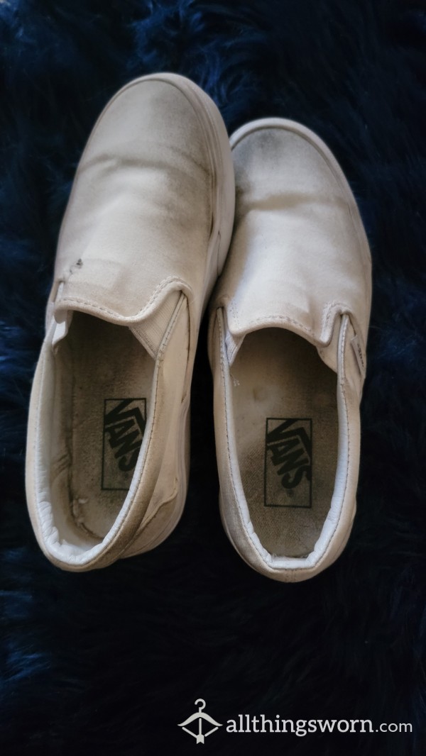 Barefoot Well Worn And Dirty White Van's Worn In The Lake Size 6.5