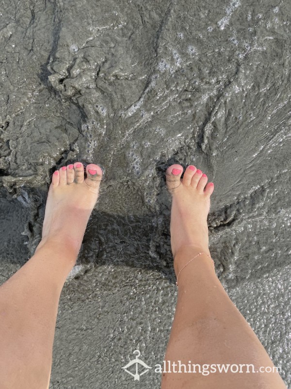 Beach Feet! 🌊🦶playing In The Sand