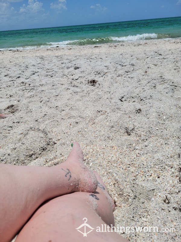 Beachy Feet 🌊
