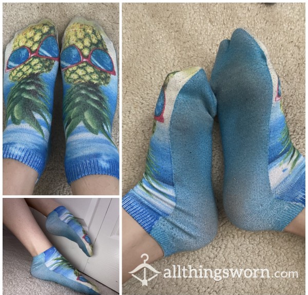 Beachy Pineapple Socks 🍍🕶🌊