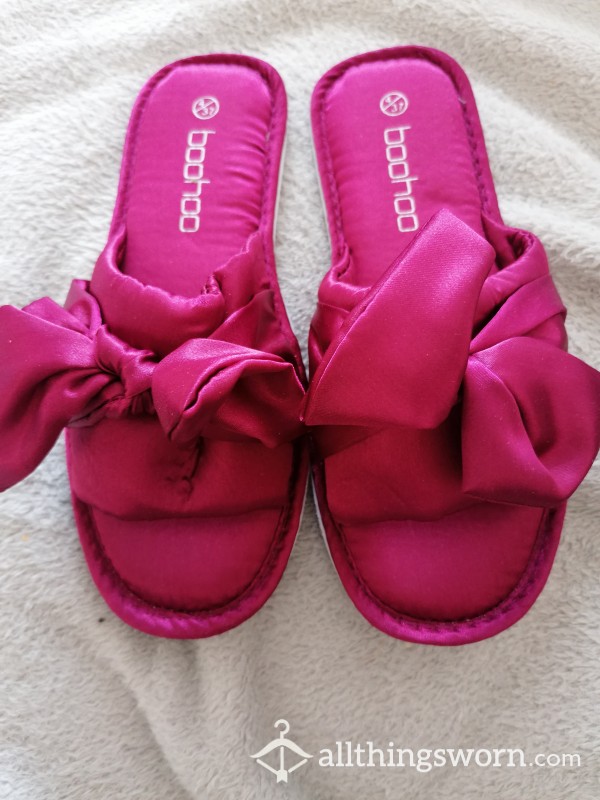 Beautiful Knot Front Satin Slippers, Size 4. Worn To Your Liking.