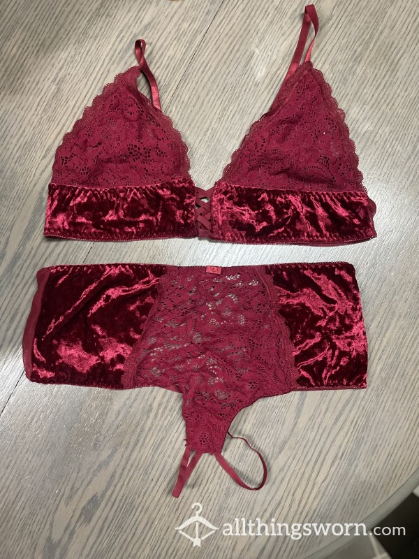 Beautiful Red Velvet And Lace Set
