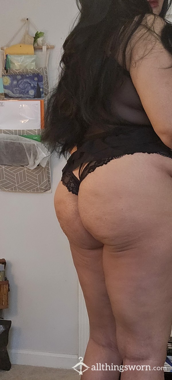 Cheeky 🍑 Black 🖤 Panties With Pussy Spray