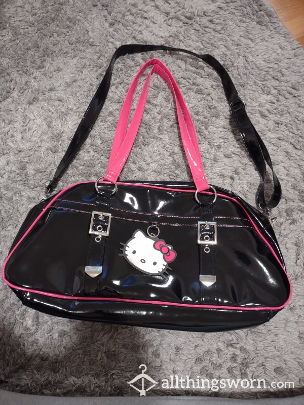 Black And Pink Hello Kitty Purse!