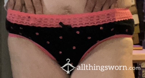Black And Pink Lady Bug. Soft Panties. Comes With Seven Daywear.