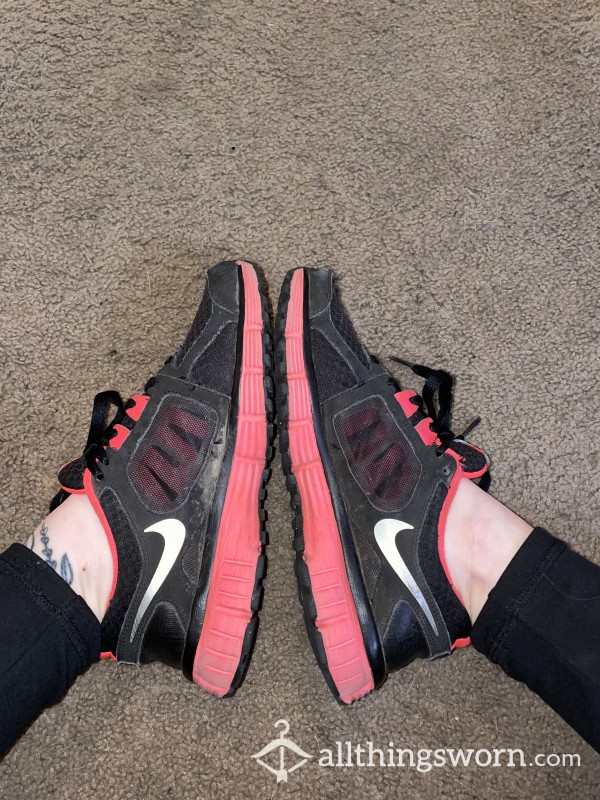 Black And Pink Nike
