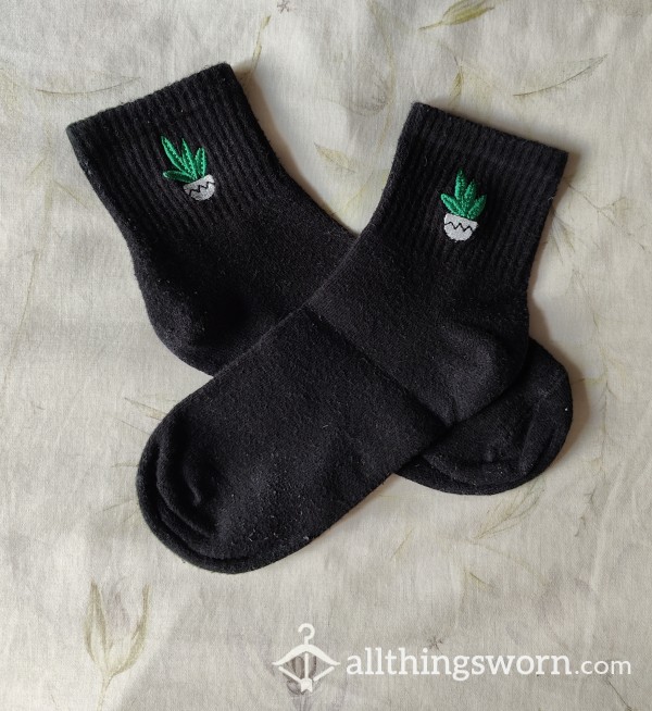 Black Ankle Socks With Cute Plant Embroidery