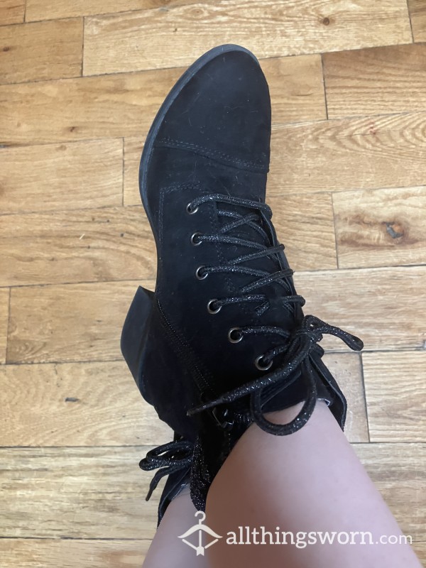 Black Boots! Size 4