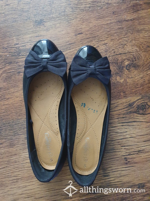 Black Flats With Bows