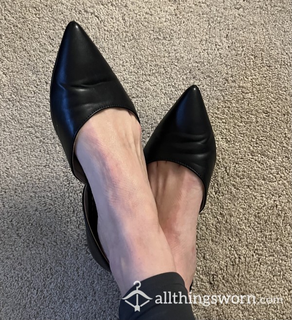 Black Flat Teaching Shoes With Side Cutouts Size 7.5
