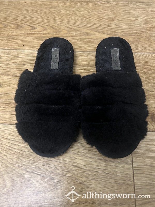 Black Fluffy Well Worn Open Toe Slippers